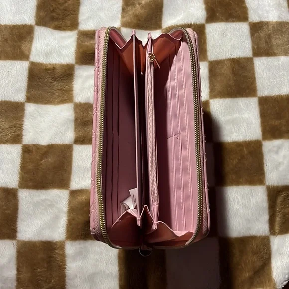 Pink hand wallet. Diamond pattern. Perfect shape. - Picture 2 of 4